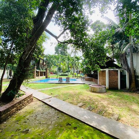 The Shade Brothers Hotel Katunayake Exterior photo